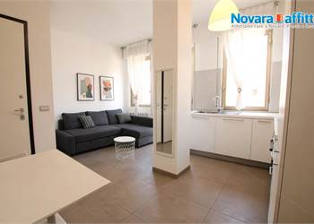 Bilocale arredato con box - Centro