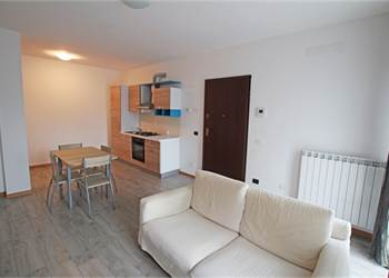 Bilocale arredato con box - San Martino